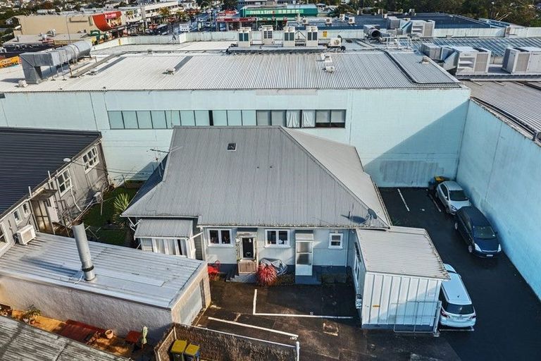 Photo of property in 9/27 Mokoia Road, Birkenhead, Auckland, 0626