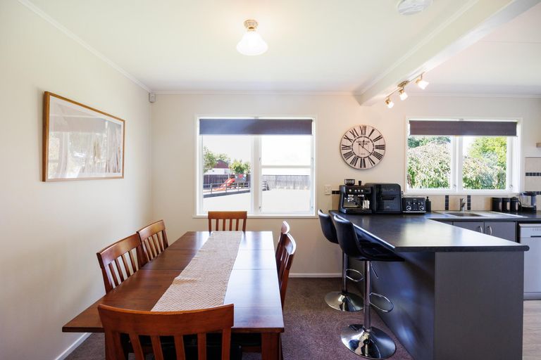 Photo of property in 14 Motuoapa Place, Kelvin Grove, Palmerston North, 4414