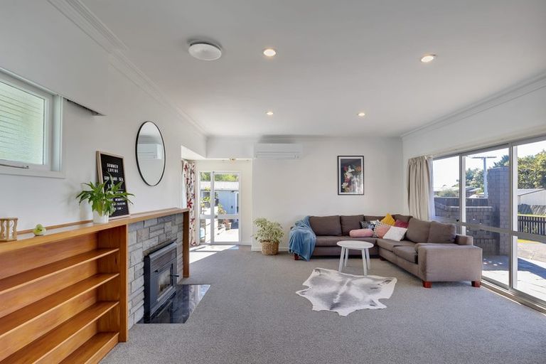 Photo of property in 16 Miro Street, Inglewood, 4330