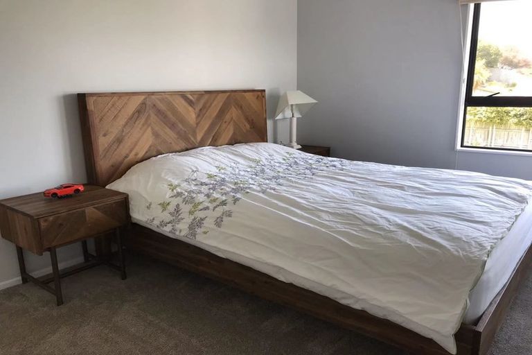 Photo of property in 4 Hornbill Drive, Fairview Heights, Auckland, 0632