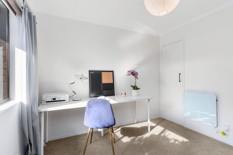 Photo of property in 3 Phoenix Avenue, Hokowhitu, Palmerston North, 4410