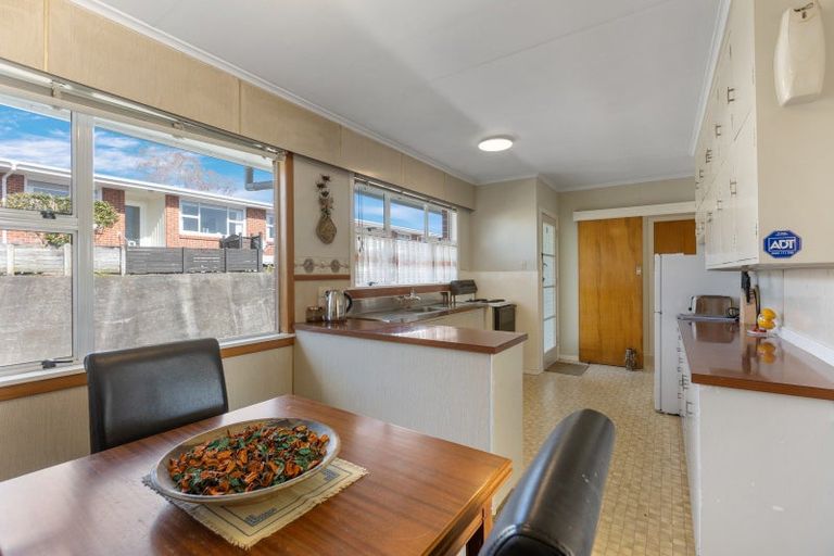 Photo of property in 1/239 Carrington Street, Vogeltown, New Plymouth, 4310