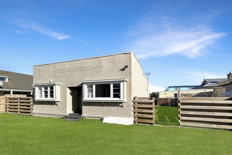 Photo of property in 304 Featherston Street, Palmerston North, 4410