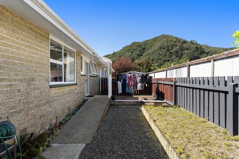 Photo of property in 18b Nelson Square, Picton, 7220