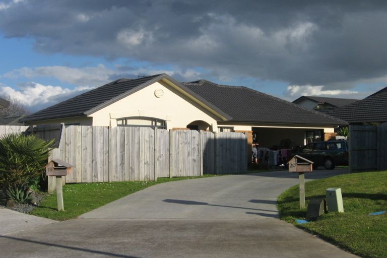 Photo of property in 20 Ballydonegan Rise, East Tamaki, Auckland, 2013