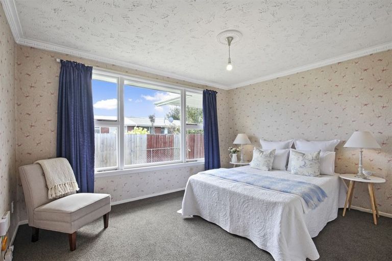 Photo of property in 147 Yaldhurst Road, Sockburn, Christchurch, 8042