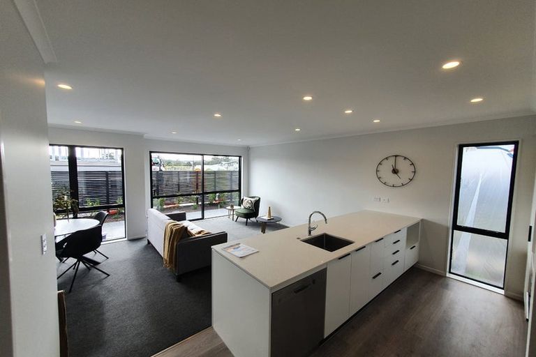 Photo of property in 24 Shortfin Place, Flat Bush, Auckland, 2019