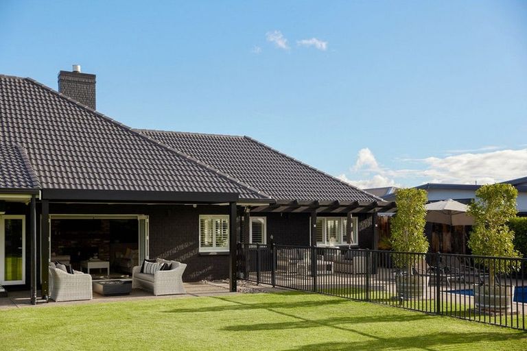 Photo of property in 28 Hanlow Place, Pyes Pa, Tauranga, 3112