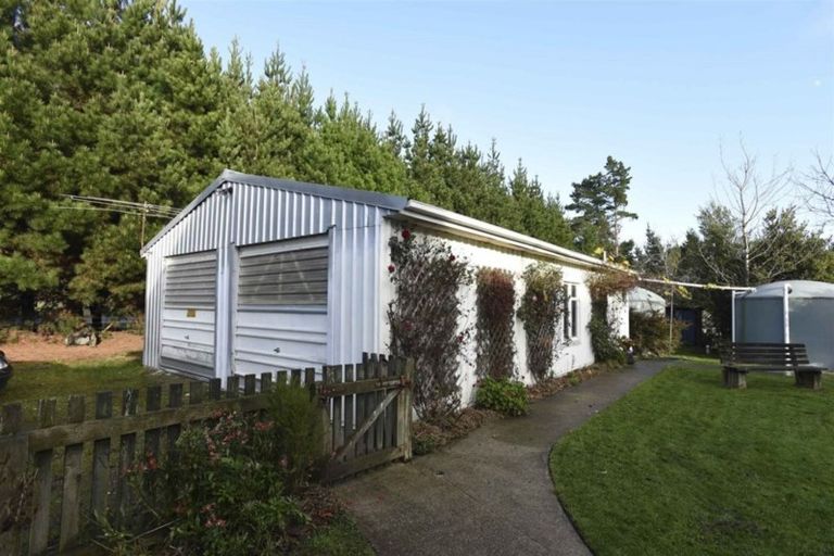 Photo of property in 63 Rimu Road, Kennington, Invercargill, 9871