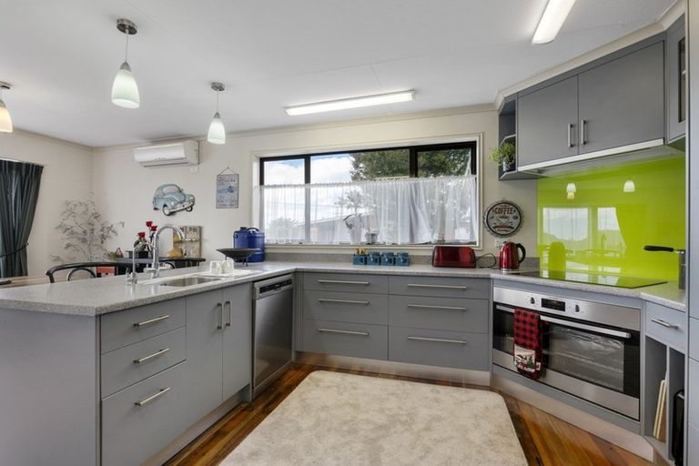 Photo of property in 44 Kent Terrace, Midhirst, Stratford, 4394