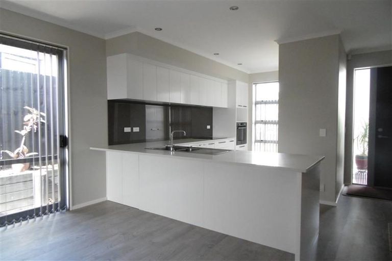 Photo of property in 14 Waiarohia Place, Hobsonville, Auckland, 0616