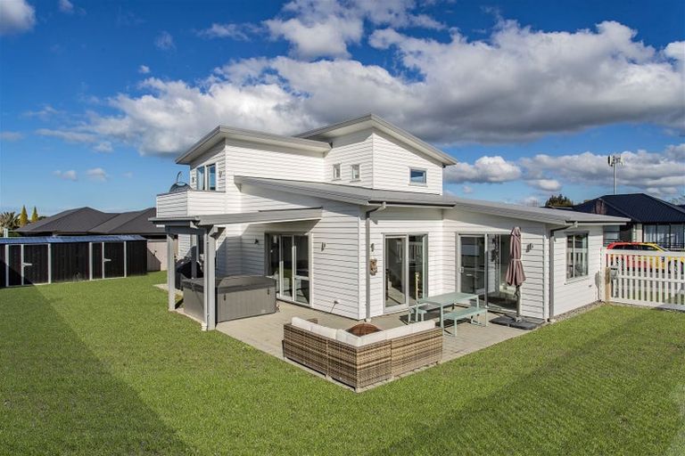 Photo of property in 50 Welsford Street, Woodend, 7610