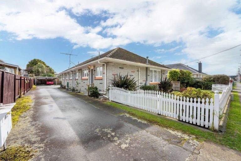 Photo of property in 1/3 Lane Street, Wallaceville, Upper Hutt, 5018