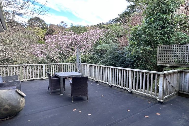 Photo of property in 1b Wadestown Road, Wadestown, Wellington, 6012