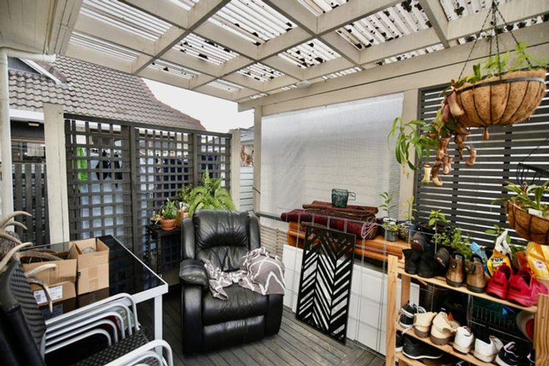 Photo of property in 16 Rata Street, Roslyn, Palmerston North, 4414