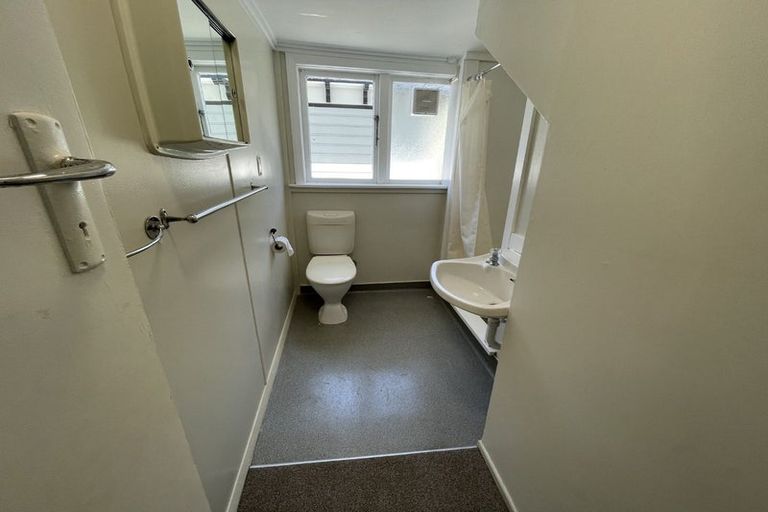 Photo of property in 1/14 Clifton Terrace, Kelburn, Wellington, 6012