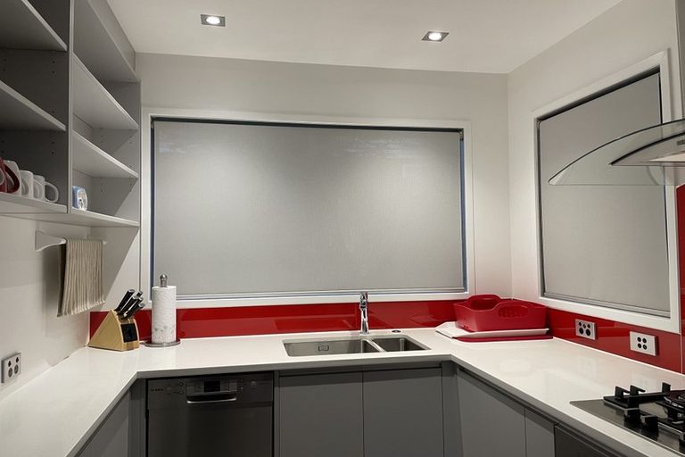 Photo of property in 4/1 Manuka Road, Bayview, Auckland, 0629