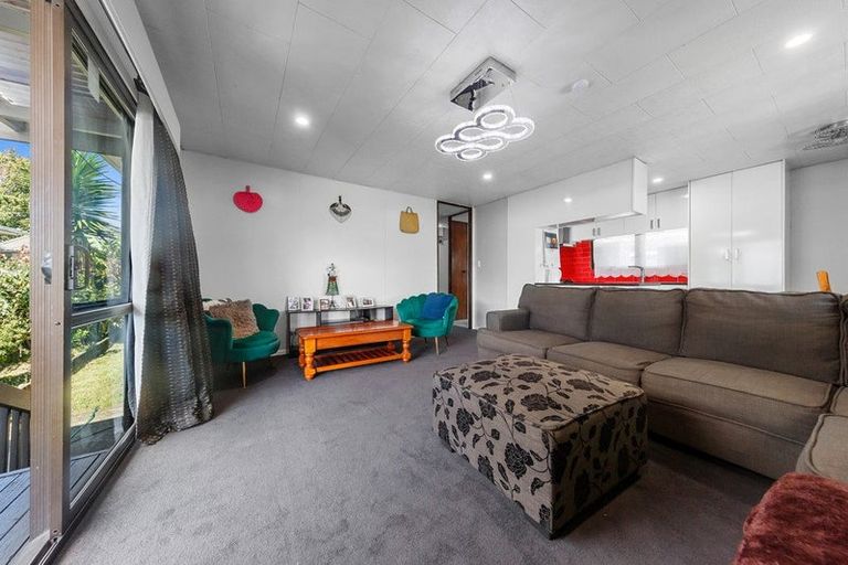 Photo of property in 2/10 Nearco Street, Randwick Park, Auckland, 2105