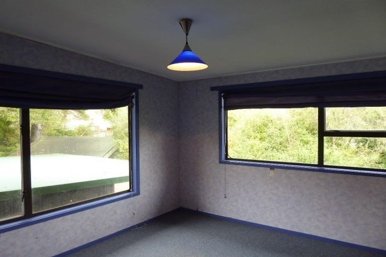 Photo of property in 48 Blue Mountains Road, Pinehaven, Upper Hutt, 5019