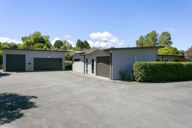 Photo of property in 27 Loch Views Road, Acacia Bay, Taupo, 3385