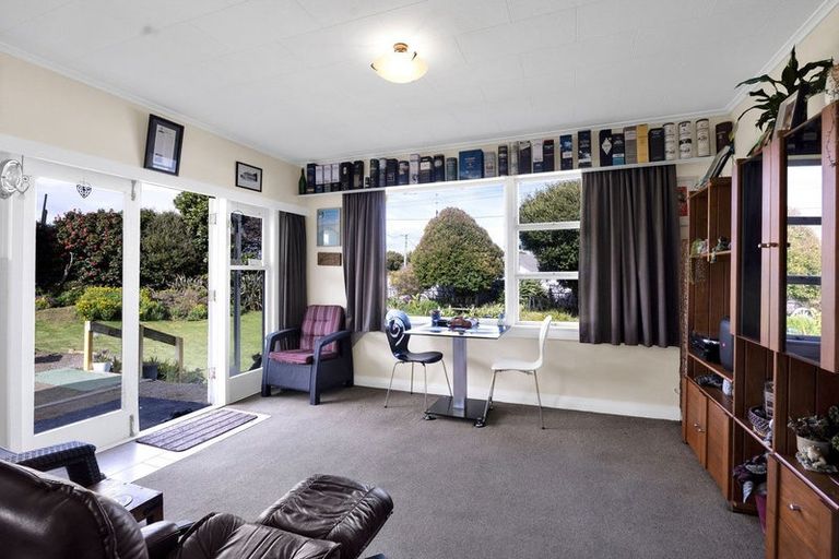 Photo of property in 52 Fairfield Road, Hawera, 4610