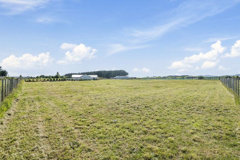 Photo of property in 16 Mowhia Grove, Waitarere, Levin, 5510