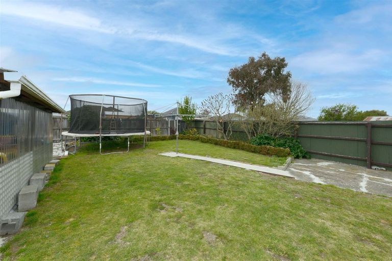 Photo of property in 24 Wimborne Crescent, Aranui, Christchurch, 8061