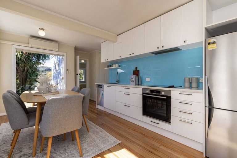 Photo of property in 5 Dale Road, Raumati South, Paraparaumu, 5032