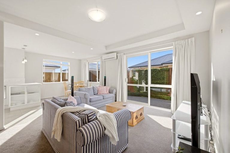 Photo of property in 1/166 Harewood Road, Papanui, Christchurch, 8053
