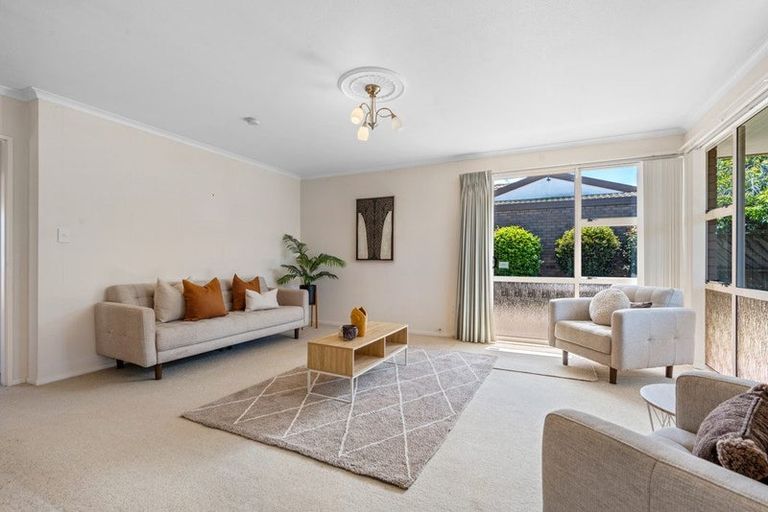 Photo of property in 12 Longford Court, Forest Lake, Hamilton, 3200