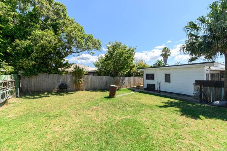 Photo of property in 2/24 Newington Road, Henderson, Auckland, 0612