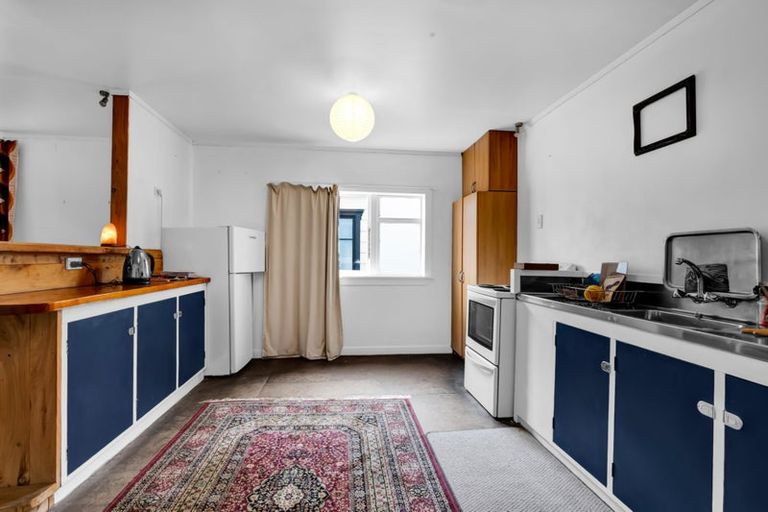 Photo of property in 96 Bridge Street, Eltham, 4322