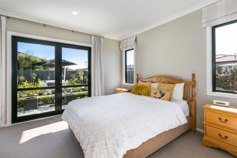 Photo of property in 21 Haast Place, Poraiti, Napier, 4112