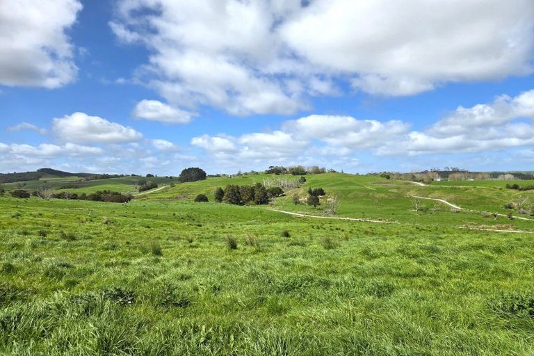 Photo of property in 153 Marohemo Road, Maungaturoto, 0587