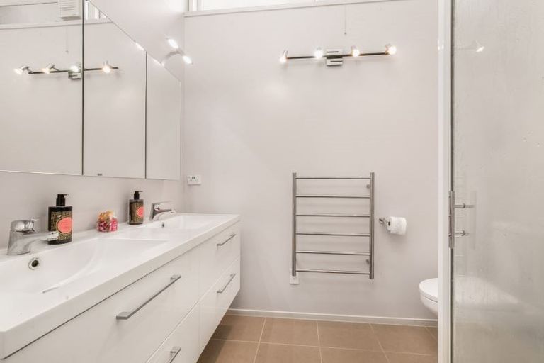 Photo of property in 11a Gills Avenue, Papakura, 2110