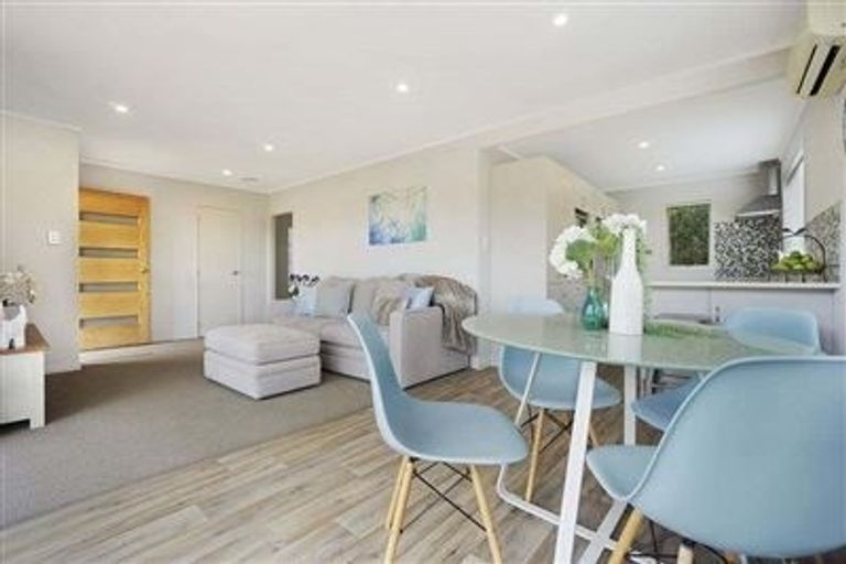 Photo of property in 1/17 Sandiacre Way, Browns Bay, Auckland, 0630