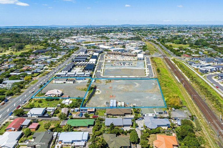 Photo of property in 680 Swanson Road, Swanson, Auckland, 0612
