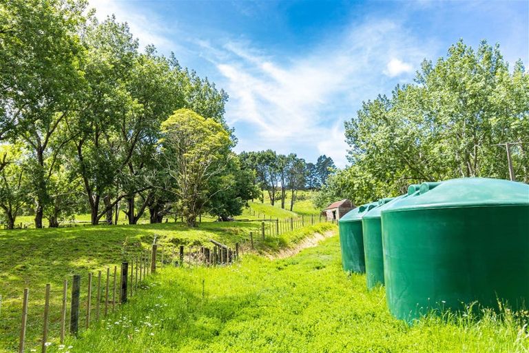 Photo of property in 863 Weranui Road, Wainui, Silverdale, 0994