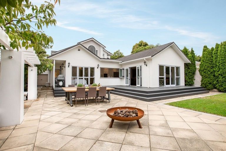 Photo of property in 24 Marina Grove, Hutt Central, Lower Hutt, 5010