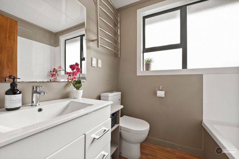 Photo of property in 378 Cambridge Terrace, Naenae, Lower Hutt, 5011