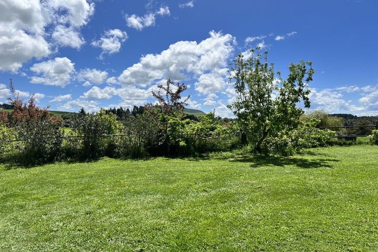 Photo of property in 17 Parerohi Grove, Kuratau, Turangi, 3381