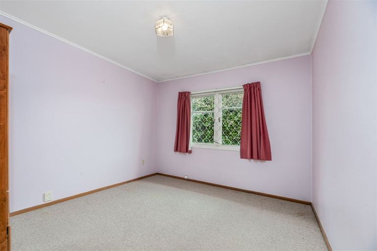 Photo of property in 40 Edwards Avenue, Henderson, Auckland, 0610