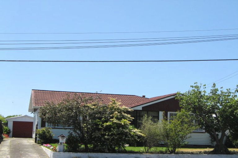 Photo of property in 13 Shortland Street, Wainoni, Christchurch, 8061