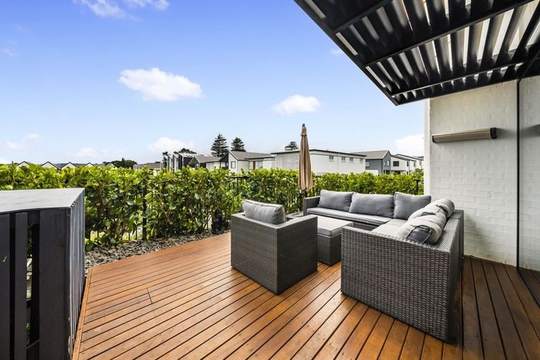 Photo of property in 10 Frances Bryers Road, Hobsonville, Auckland, 0616