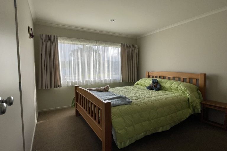 Photo of property in 29 Saltwood Street, Red Beach, 0932