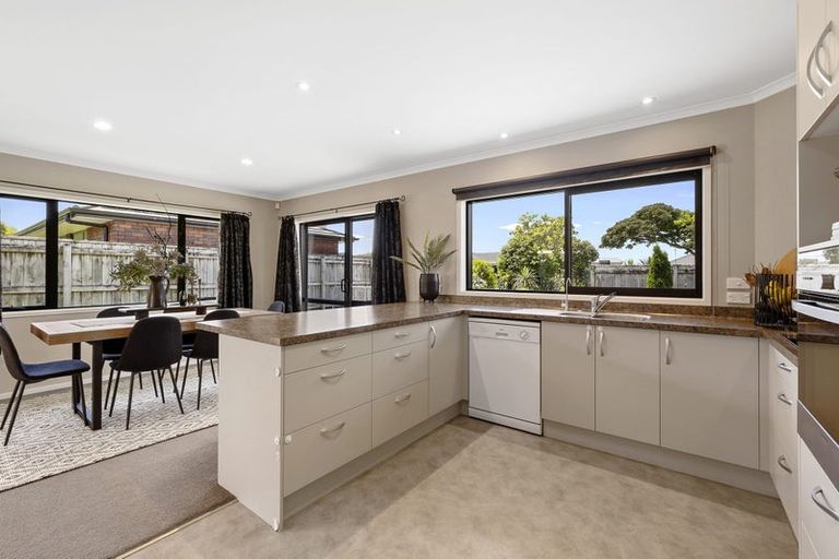 Photo of property in 18c Virginia Place, Whalers Gate, New Plymouth, 4310