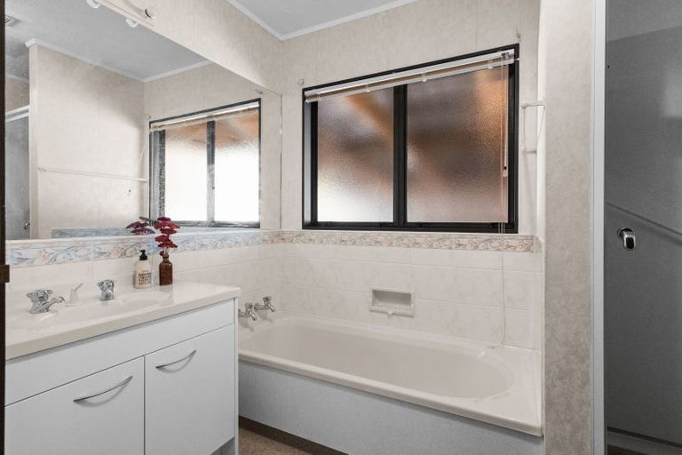 Photo of property in 2 Te Mata Peak Road, Havelock North, 4130