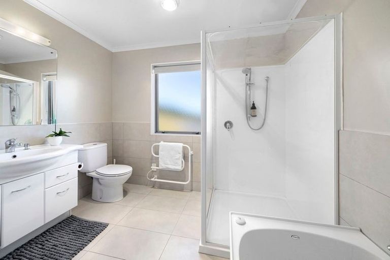 Photo of property in 42 Evergreen Crescent, Trentham, Upper Hutt, 5018