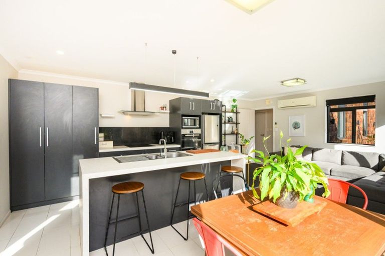 Photo of property in 18 Galea Grove, Kelvin Grove, Palmerston North, 4414