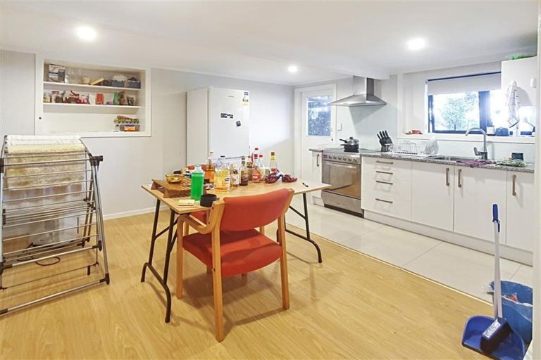 Photo of property in 142 Glengarry Road, Glen Eden, Auckland, 0602